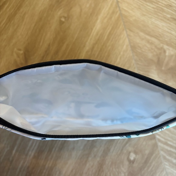 Floral Cat Print Pouch - Picture 3 of 3